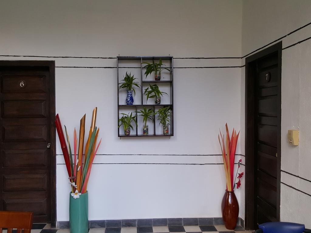 The Little Garden Boutique Hotel Phnom Penh Exterior photo