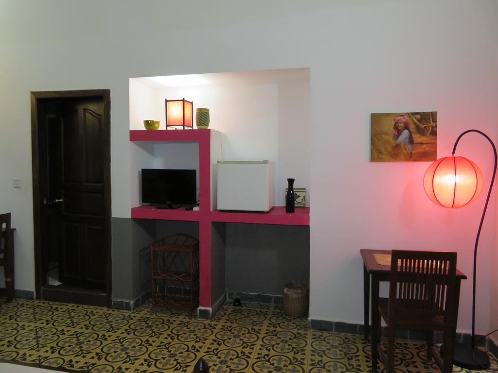The Little Garden Boutique Hotel Phnom Penh Exterior photo