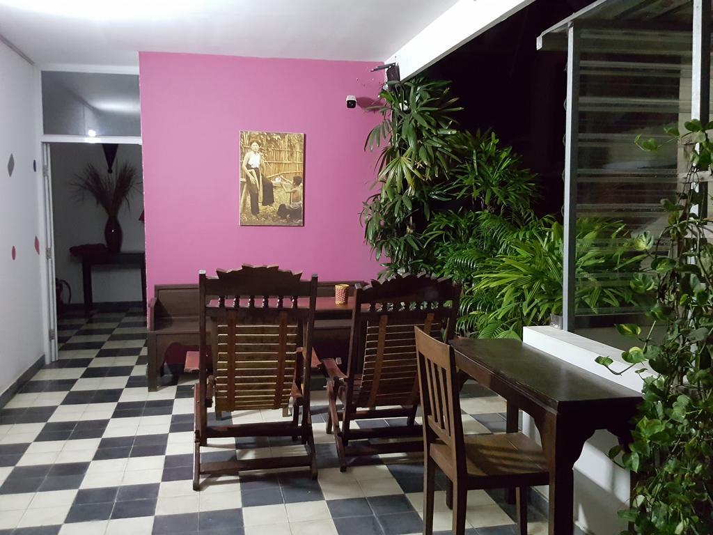 The Little Garden Boutique Hotel Phnom Penh Exterior photo