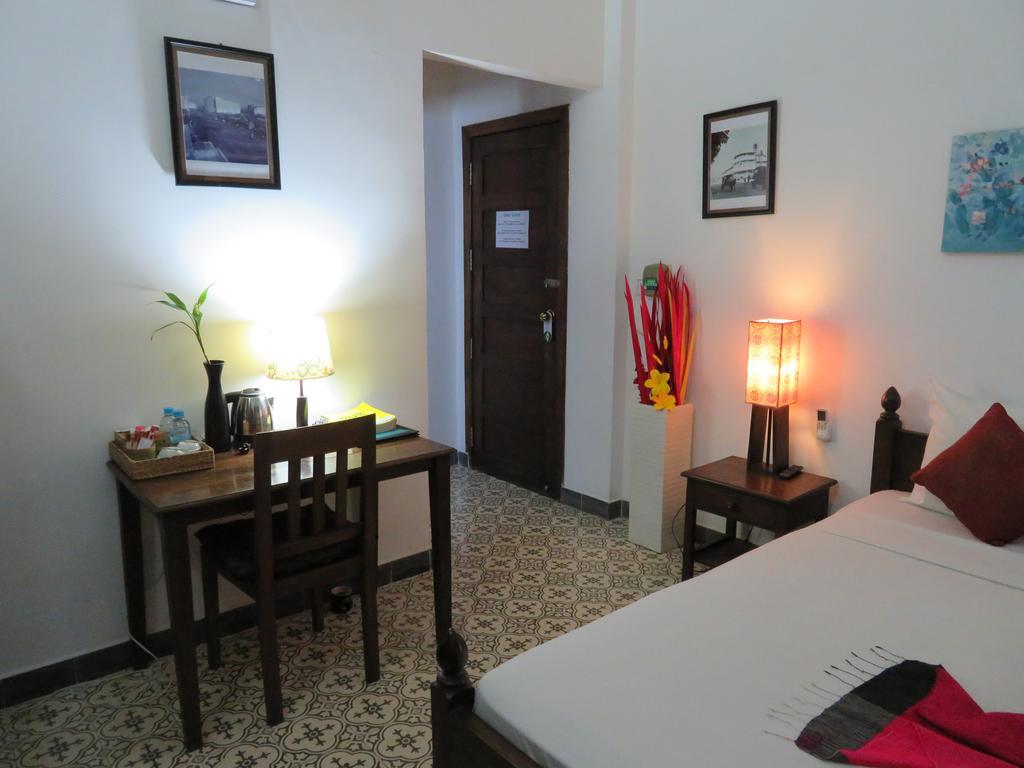 The Little Garden Boutique Hotel Phnom Penh Exterior photo